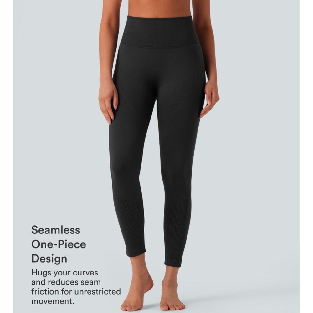 Sz Med HALARA Black OneForm Seamless Flow High Waisted Ruched 7/8 Yoga Leggings